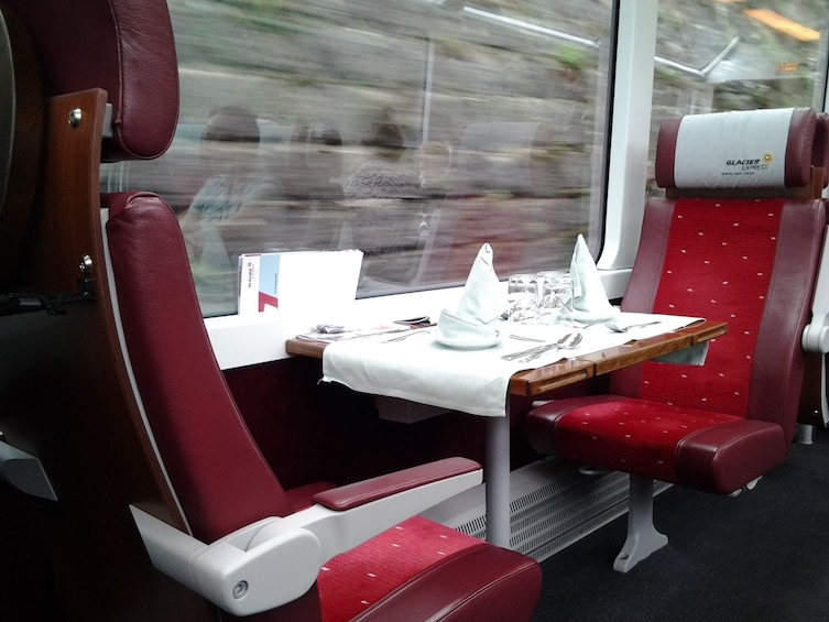 Glacier Express 1-day-tour with private tourguide from Basel