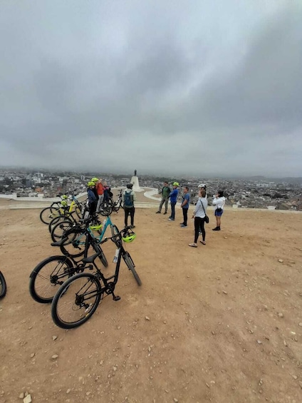 Lima Bike Tour Barranco & El Morro Hill in Chorrillos
