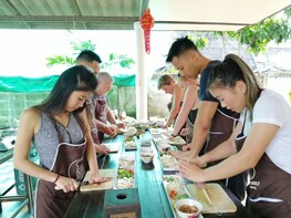 Traditional Lanna Smile Thai Cooking Class With Market Tour