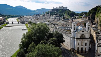 Super Saver - Walking Tour & Original Sound of Music Tour®
