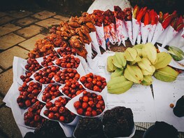 Small Group Mumbai Hidden Street Eats by Train