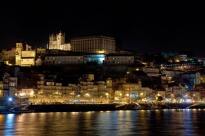 Porto By Night: Fado Tour With Dinner - Private