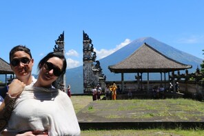 Bali Day Tour Waterfall & The Gate Of Heavean At Lempuyang.