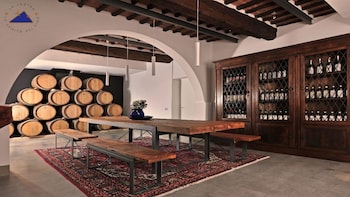 Self-drive Chianti & Vernaccia wine tastings