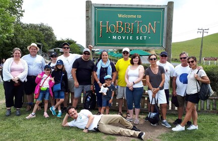 Hobbiton Film Set with The Green Dragon Inn & Tauranga Hot Spots