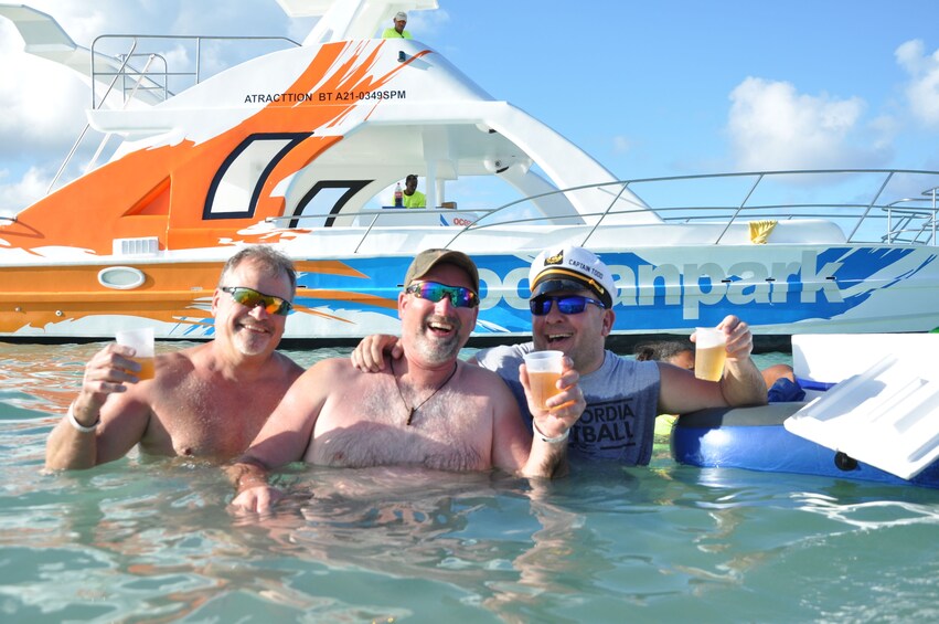 Group enjoying drinks and having a good time in Punta Cana