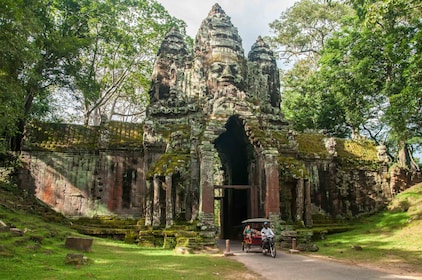 Angkor Thom In-Depth Half Day Tour