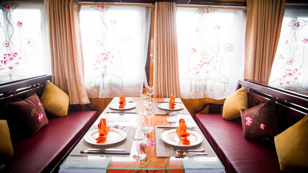 Halong Luxury Day Cruise & Thien Cung Cave