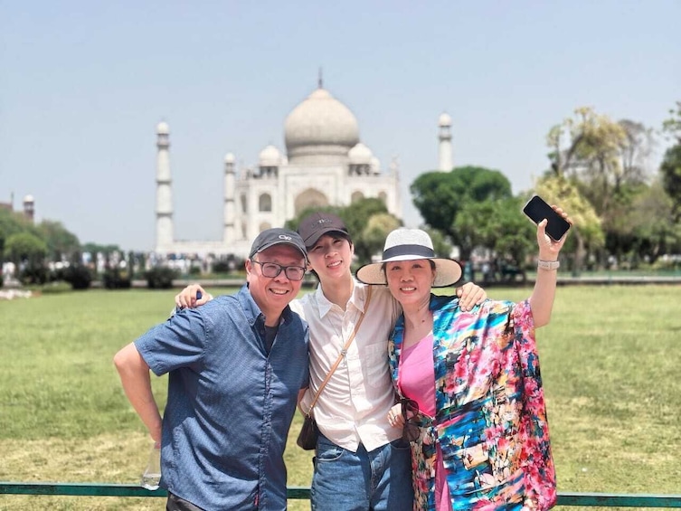 From Delhi: Taj Mahal & Agra Private Guided Day Tour 