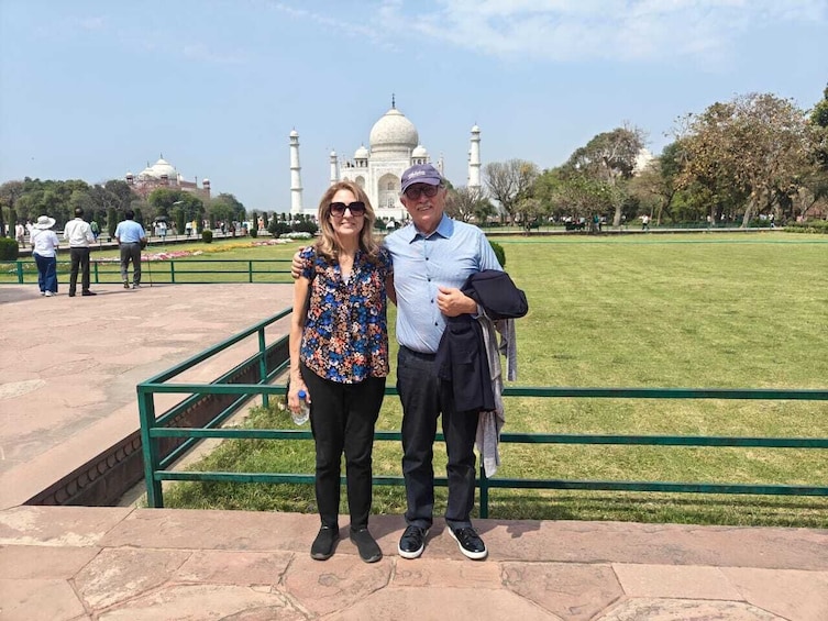 From Delhi: Taj Mahal & Agra Private Guided Day Tour 