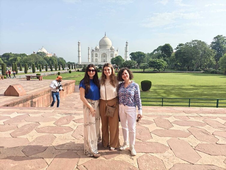 Private Taj Mahal & Agra Tour By Gatimaan Train From Delhi