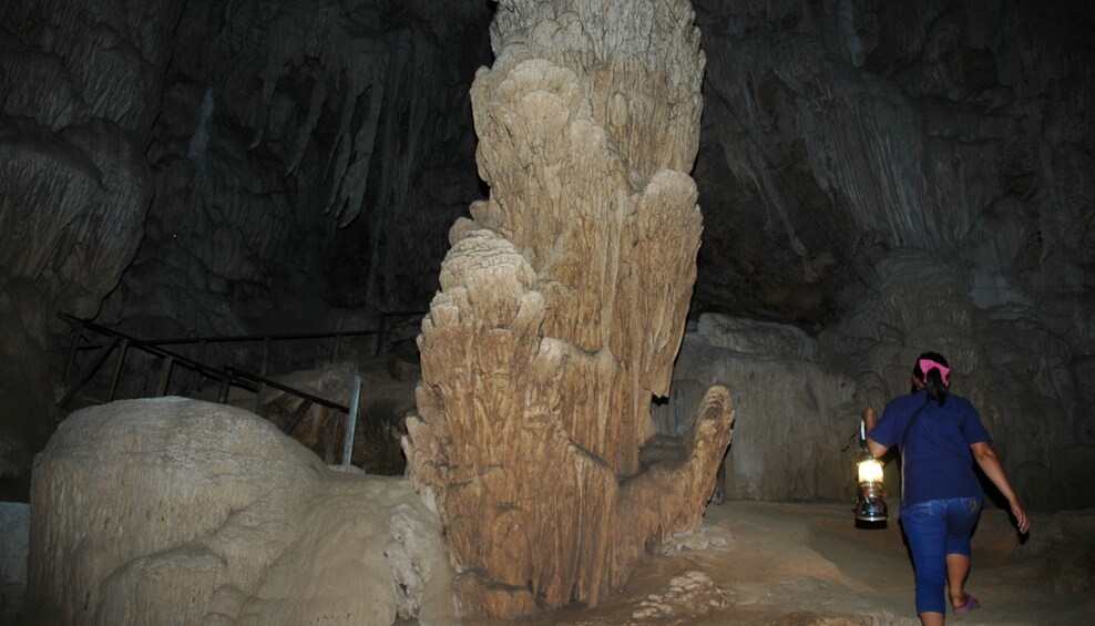 Tham Lod Cave