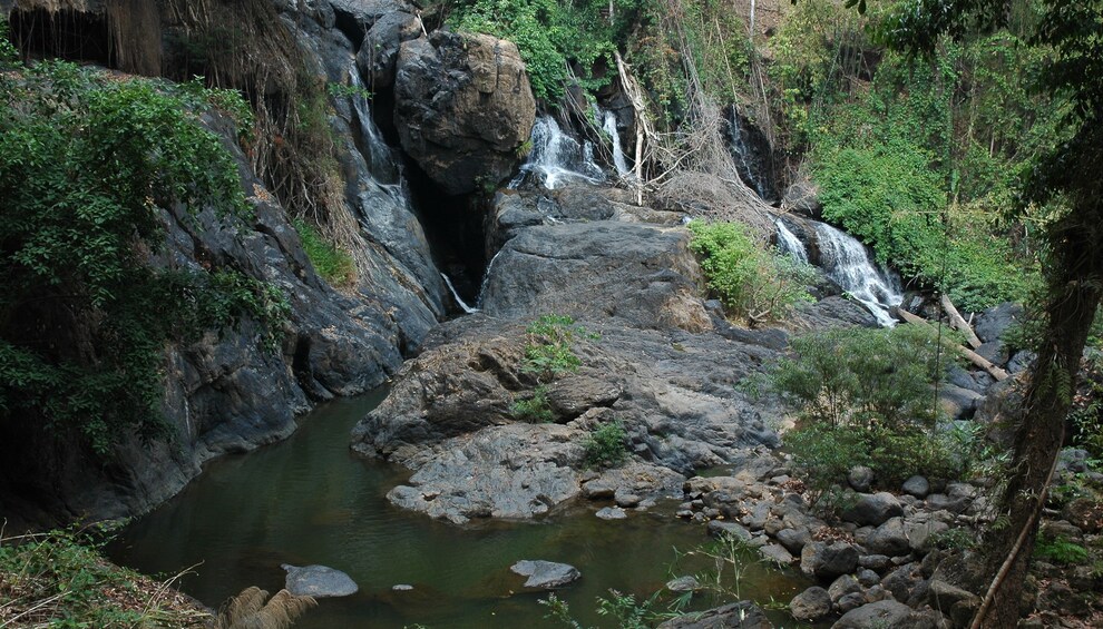 Day view of the Pha Sua Waterfall