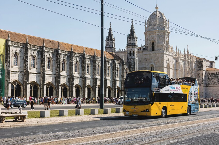 Belém & Modern Hop-On Hop-Off Bus Tour & Oceanarium Tour