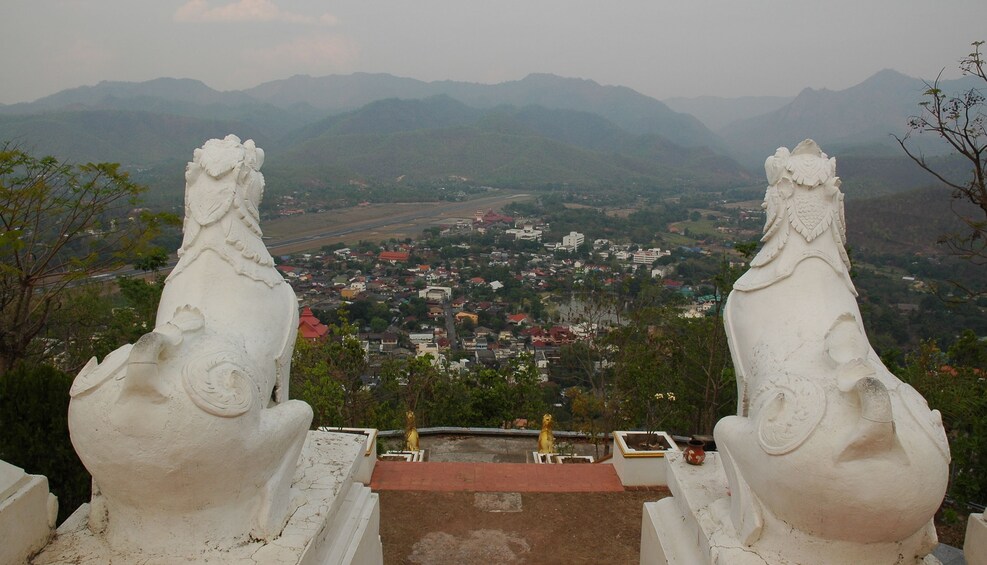 Statues in Mae Hong Son