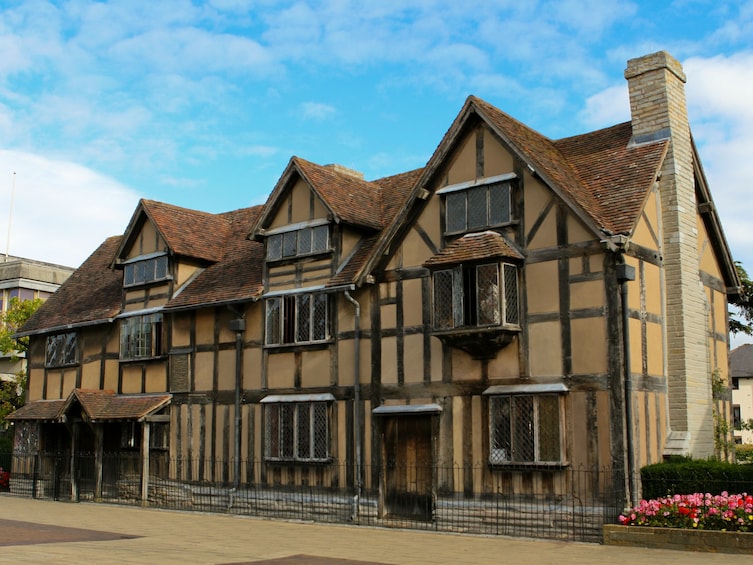 Shakespeare’s Stratford and the Cotswolds with Lunch Pack