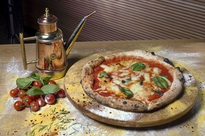 Pizza Making & Lunch or Dinner in a Local Pizzeria