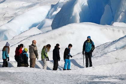 El Calafate: Perito Moreno Full Day MINITREKKING with Transfer and Walkways