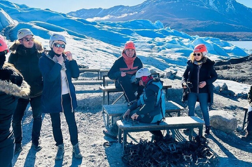 El Calafate: Perito Moreno Full Day Minitrekking with Transfer and Walkways
