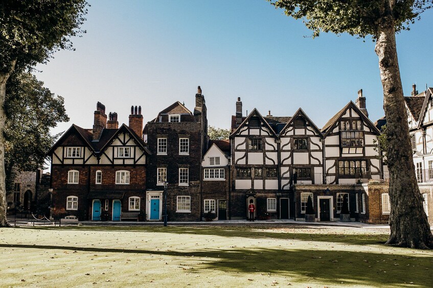 VIP Crown Jewels: Tower of London Tour with Opening Ceremony