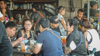 Eat Like A Local Tour