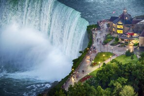Luxury Coach Tour of Niagara Falls from Toronto