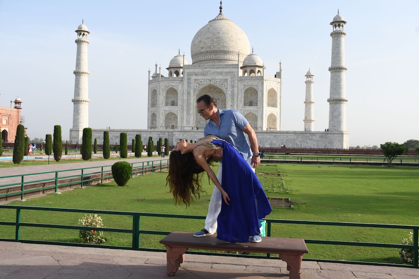 Same Day Round Trip To Taj Mahal, Agra Fort From New Delhi
