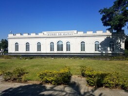 Macau Sightseeing including Buffet Lunch with Hotel Pickup