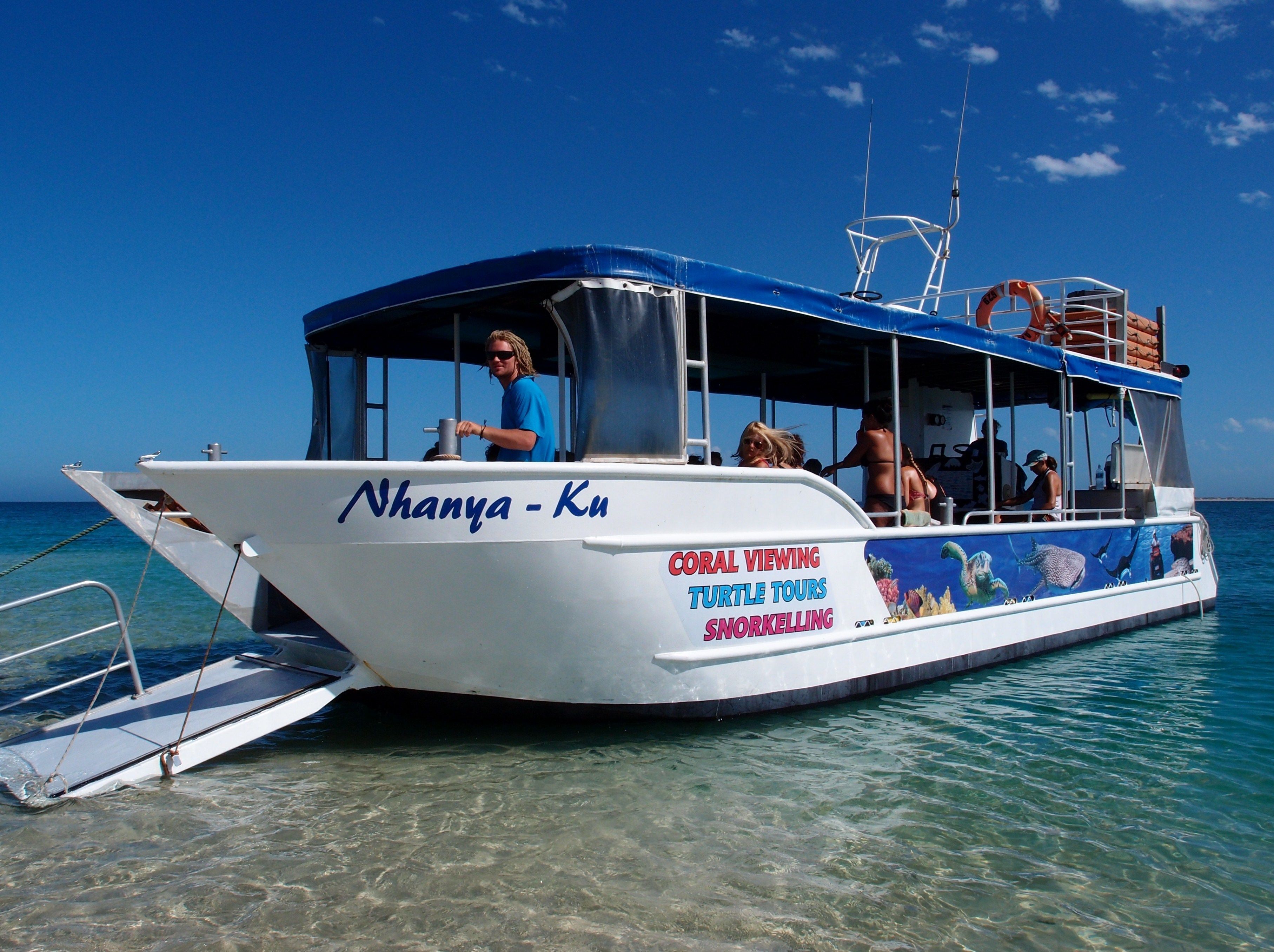 coral bay boat tours