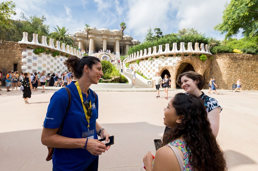 Barcelona: Gaudi's Park Güell Guided Tour & Skip-the-Line Access