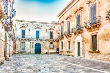 Recorrido privado a pie por lo mejor de Lecce: historia, tradición y anécdo...