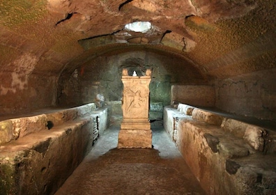 ทัวร์ใต้ดินโรม: แหล่งโบราณคดีและมหาวิหารซานเคลเมนเต