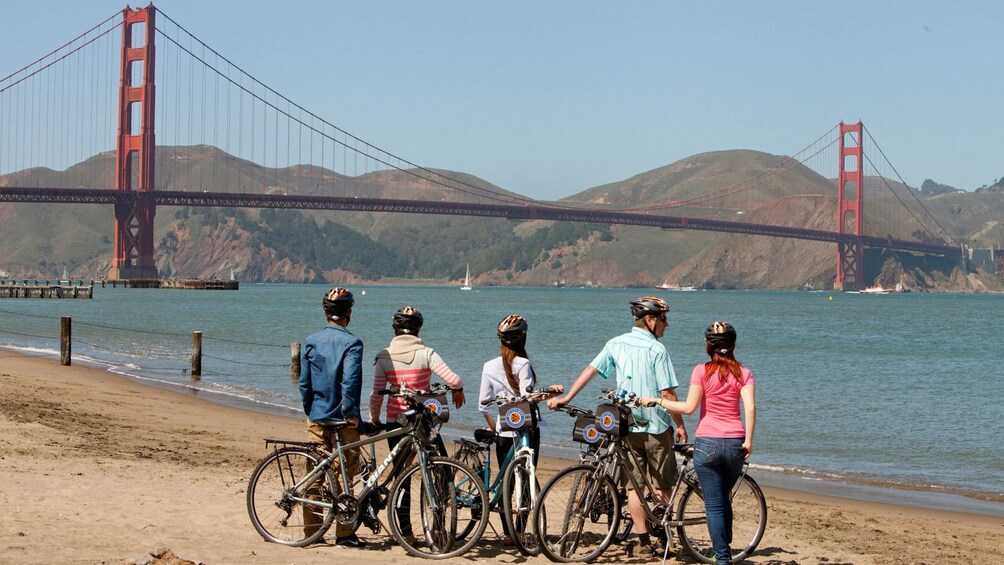 Bicycling group looking at the Golden Gate bridge in San Francisco