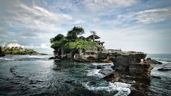 Half-Day: Taman Ayun, Monkey Forest, Coffee & Tanah Lot Tour