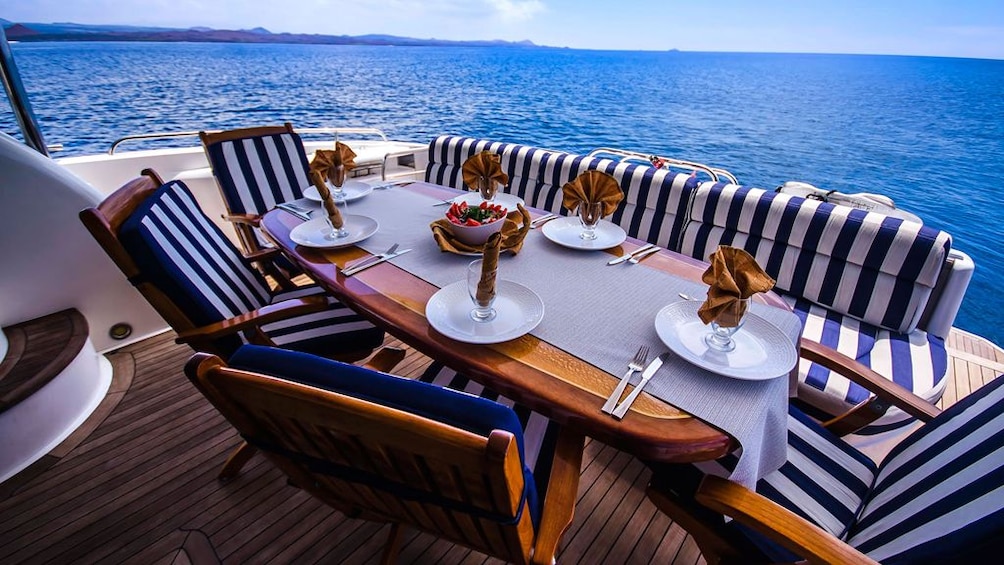 Galapagos Boat Tour: Santa Fe + South Plazas Islands