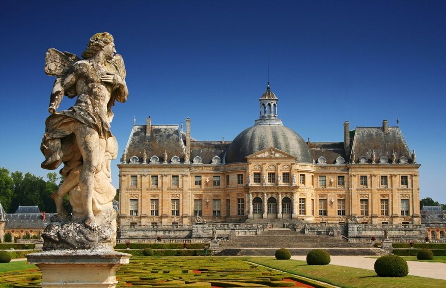 Excursion to Fontainebleau and Vaux-le-Vicomte