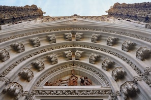 Seville Cathedral & Giralda Tower: Guided Tour and Tickets