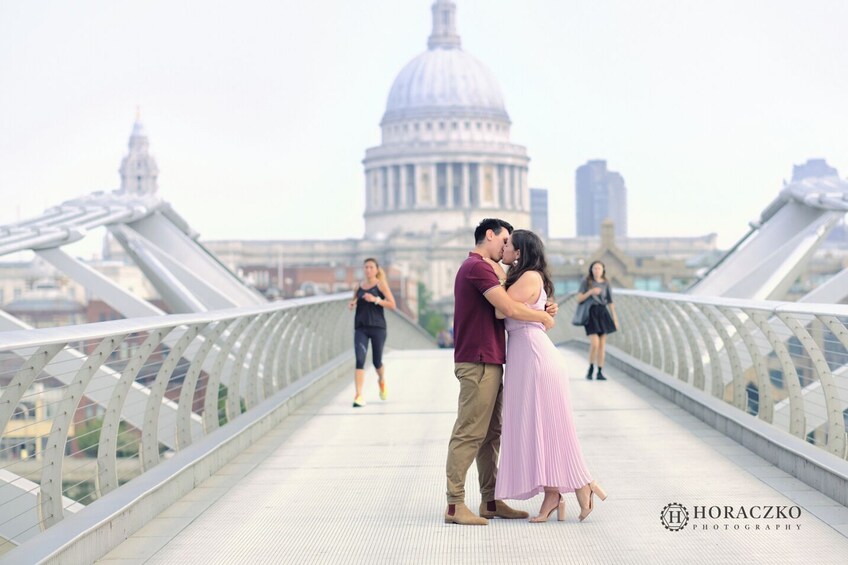 Photo Shoot with a Local Photographer at ST PAUL'S CATHEDRAL