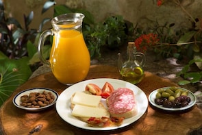 Visit and oil tasting in the oldest oil mill in Mallorca
