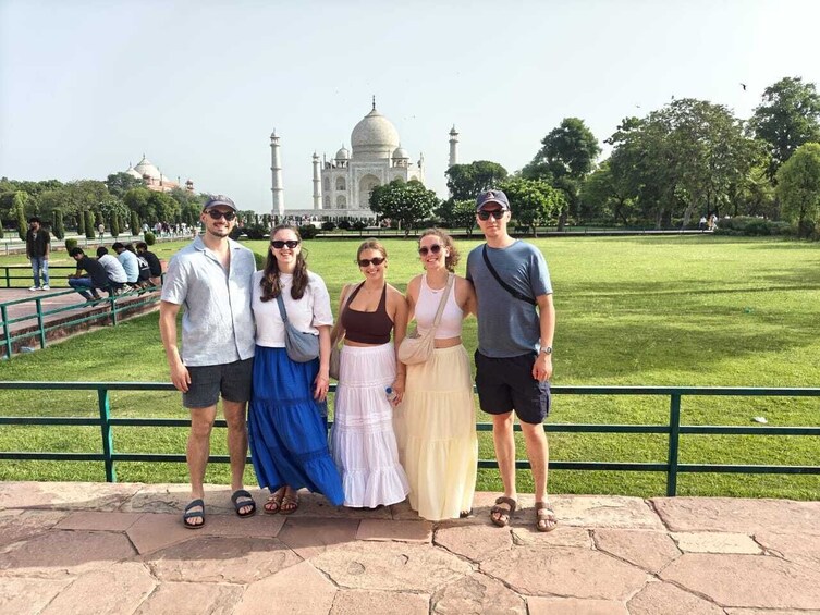 Taj Mahal and Agra Full Day Guided Tour From Agra