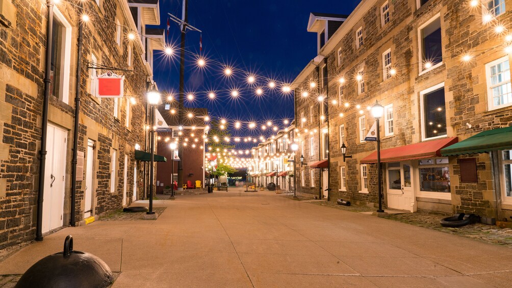 Halifax Night Tour with Peggy's Cove Dinner