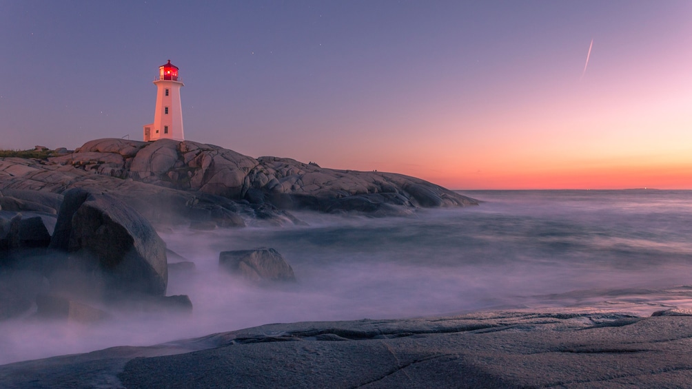 Halifax Night Tour with Peggy's Cove Dinner