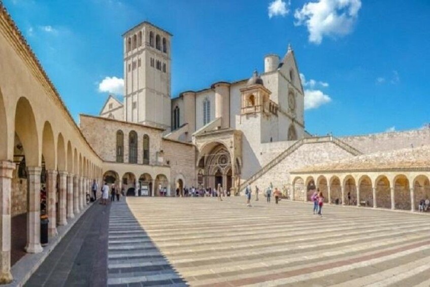 Basilica of San Francesco d'Assisi on a sunny day