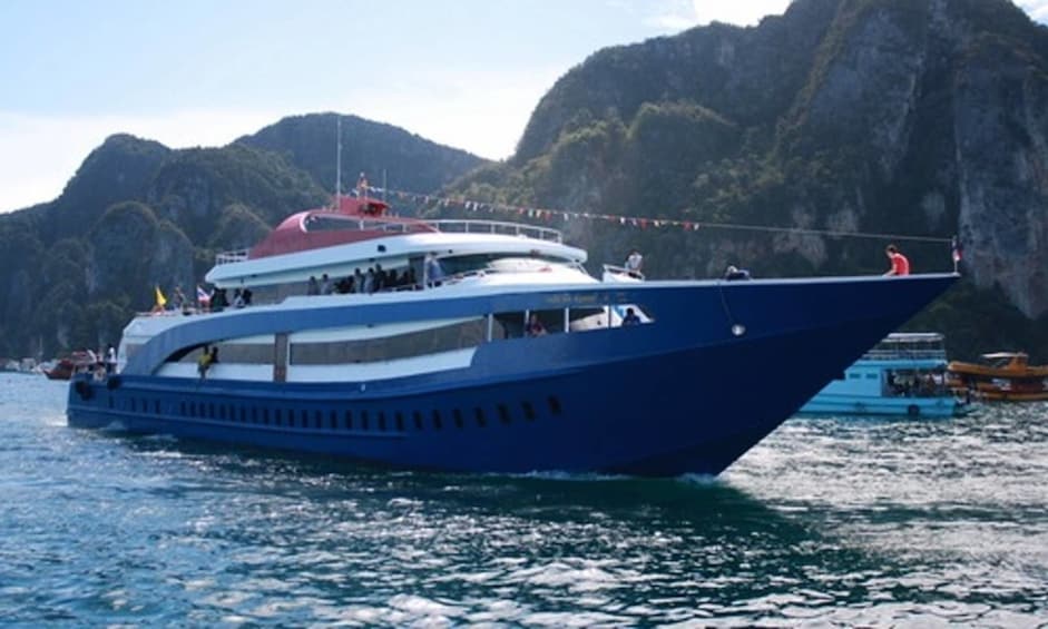 Roundtrip Phuket to Phi Phi by Ferry Tickets