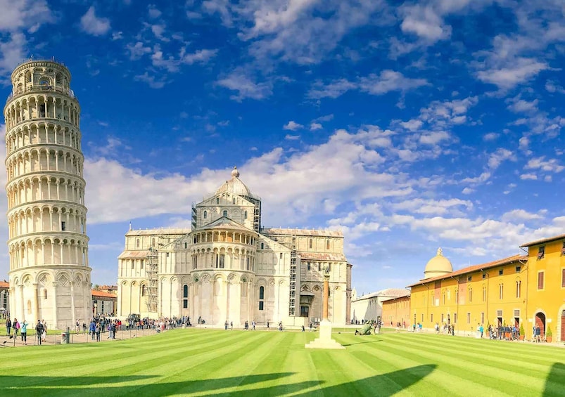 The Leaning Tower of Pisa and Piazza del Duomo on a sunny day