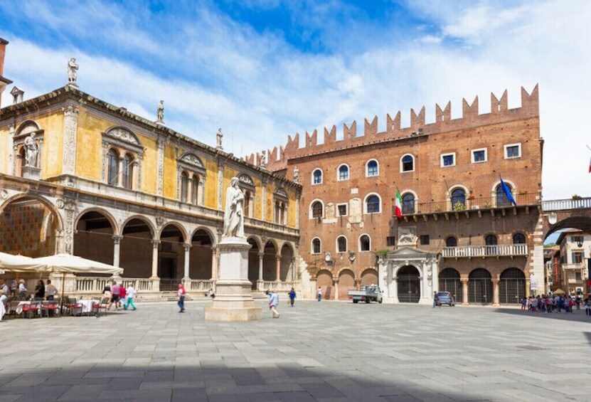 Verona Small Group Walking Tour