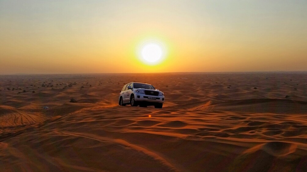 Evening Desert Safari Dubai in Private 4x4 Vehicle