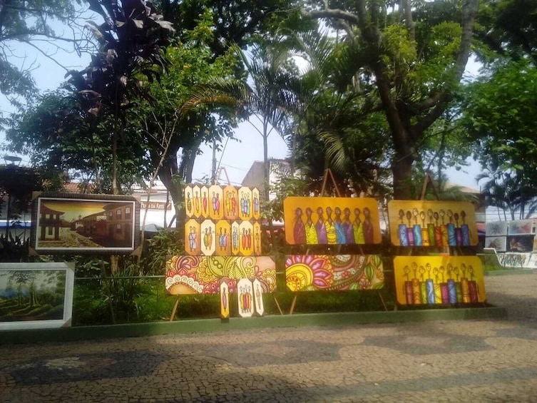 Private City Tour Embu Das Artes