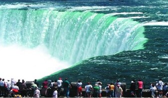 Getaway Niagara Falls Sightseeing Tour from Toronto