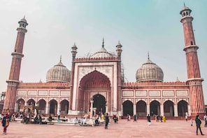3-hour Old Delhi Heritage Walking tour with Rickshaw ride